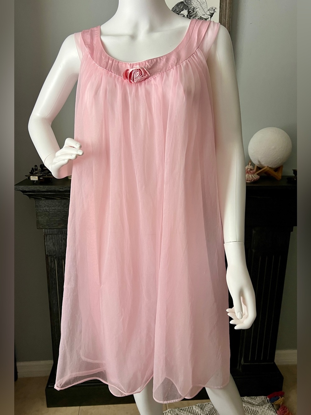 Vintage 1960s Chic Lingerie Co of LA Nightgown Negligee Pink Baby Doll